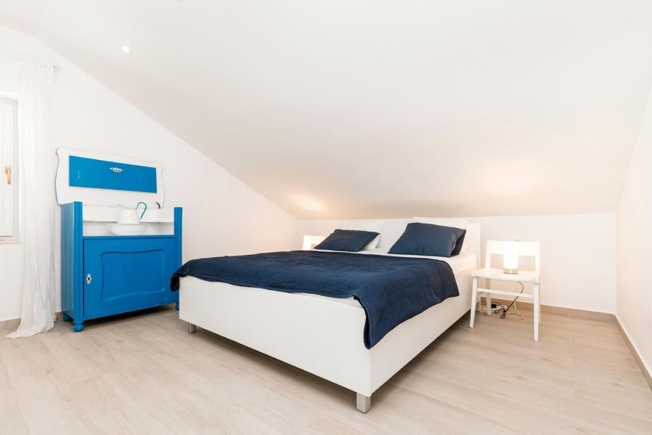 דירות מאלי לוסיניי Casa Maria 2 מראה חיצוני תמונה